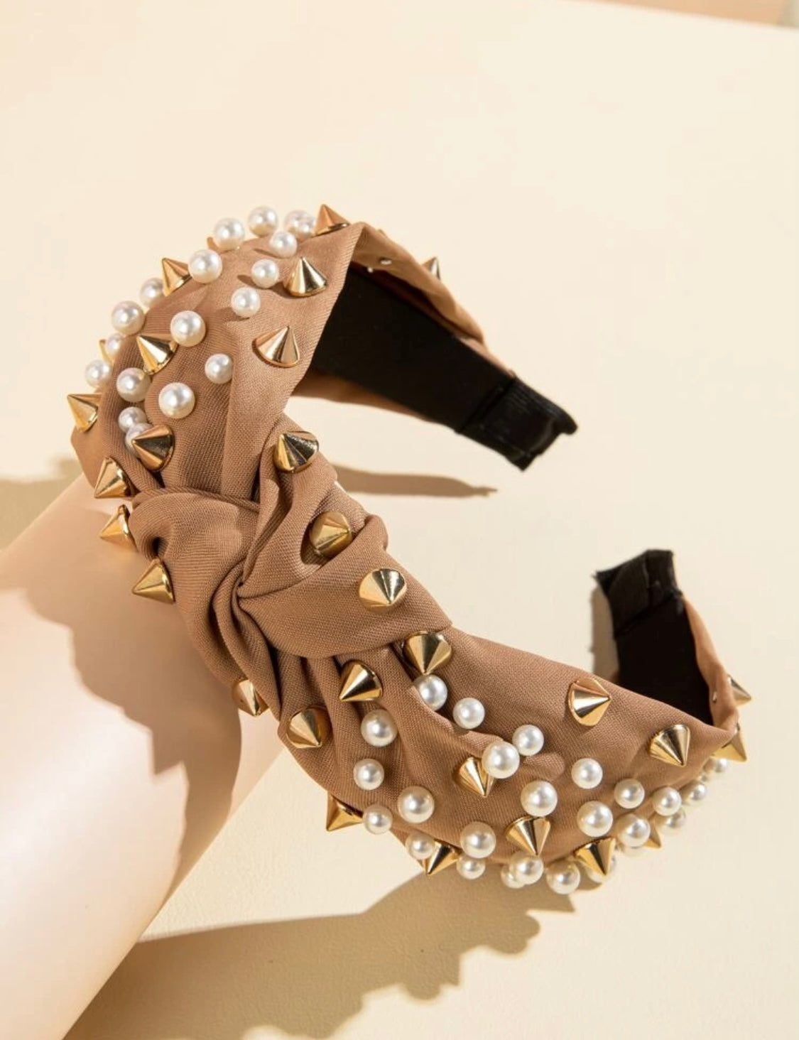 Nude pearl hair hoop